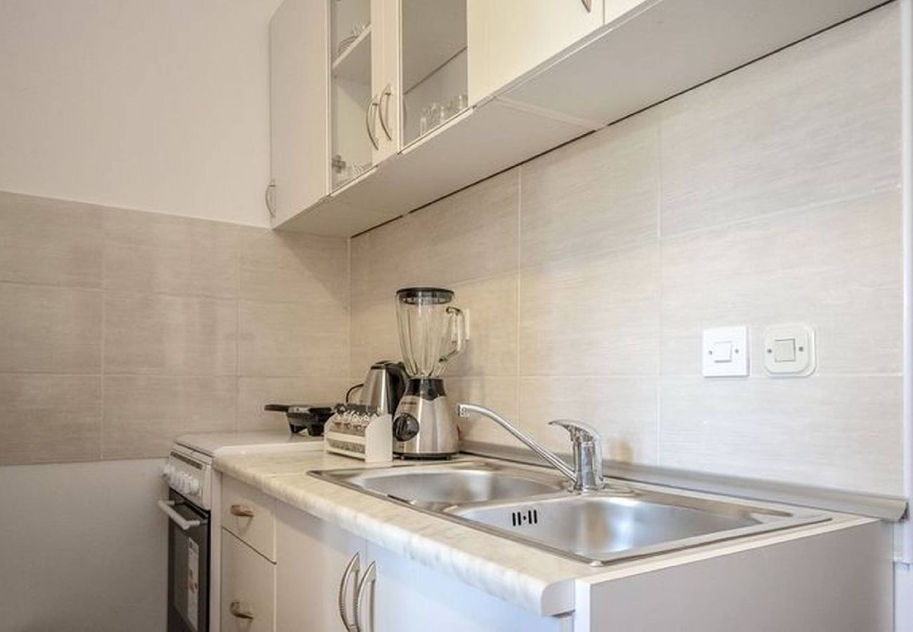 Apartment in Vrsi - Rubbi, No 3, Apartment mit Terrasse, strandnah