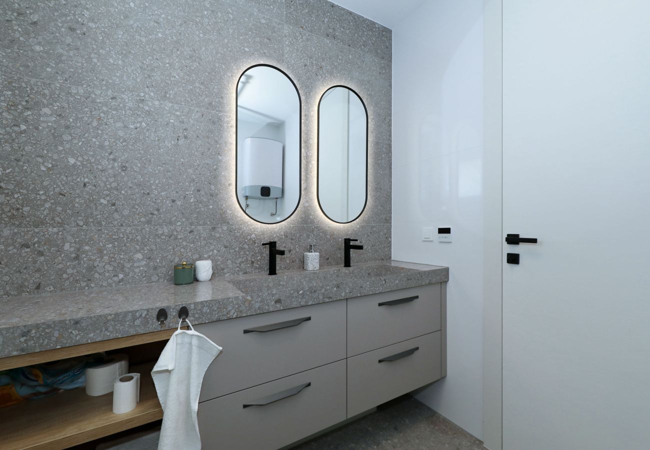 Apartment in Nin - RoBell