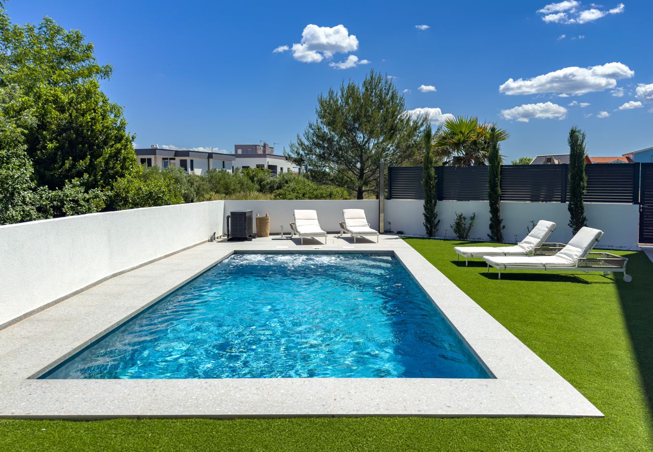 Apartment in Nin - RoBell