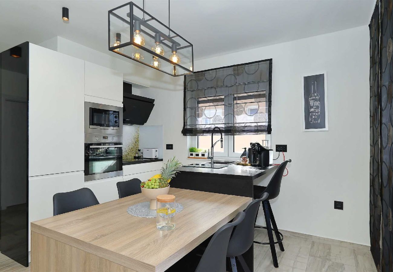 Apartment in Zadar -  Penthouse 6 with Whirlpool and Sea View