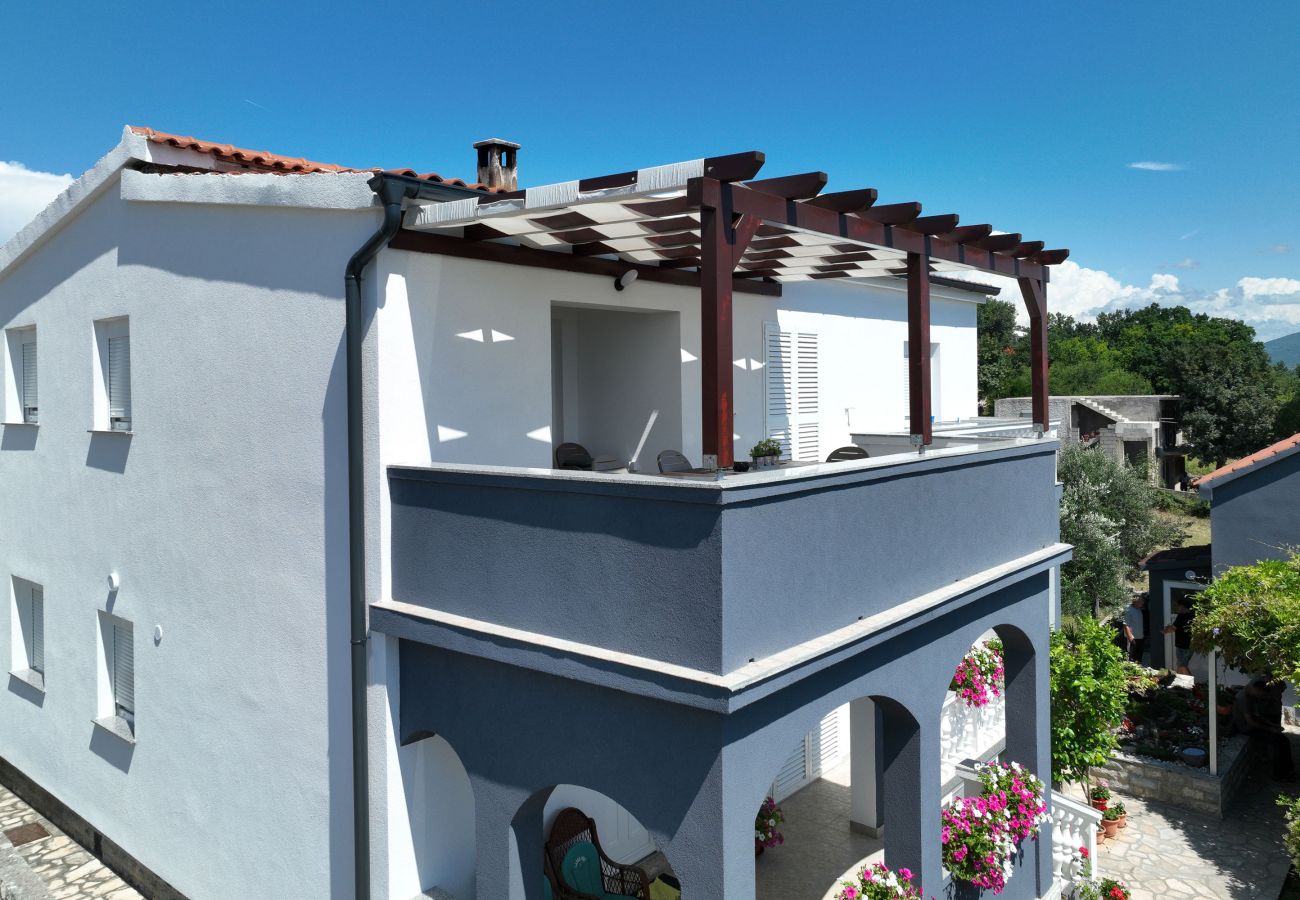 Apartment in Maslenica - Simaruna, Schöne Ferienwohnung mit Whirlpool,