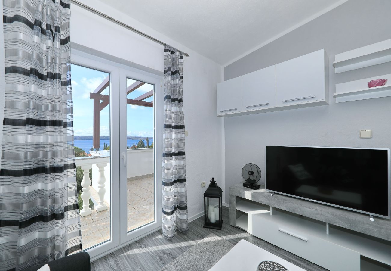 Apartment in Maslenica - Simaruna, Schöne Ferienwohnung mit Whirlpool,