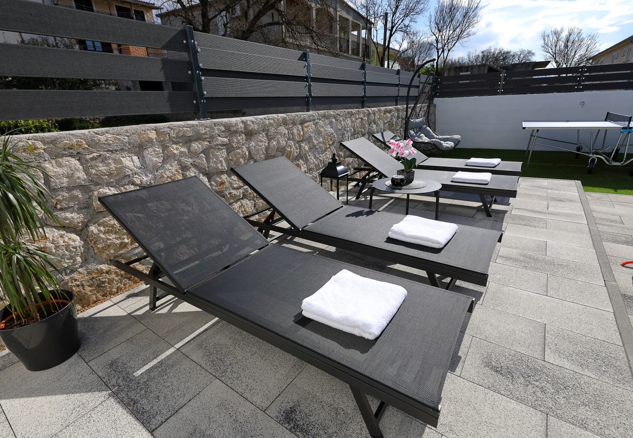 Apartment in Maslenica - Simaruna, Schöne Ferienwohnung mit Whirlpool,