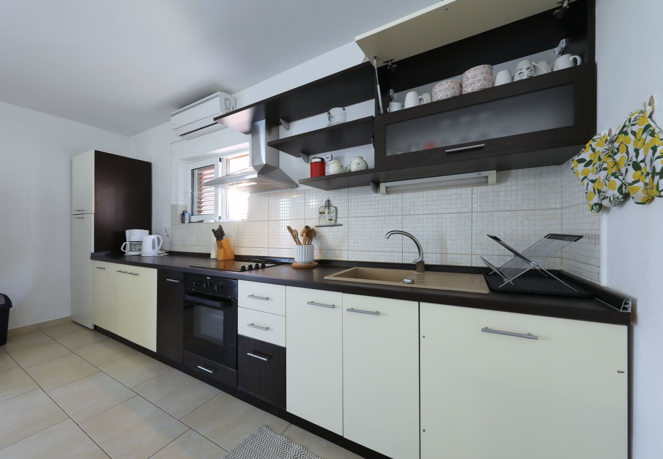 House in Polaca - Polaca, Ferienhaus mit Pool, Grill und