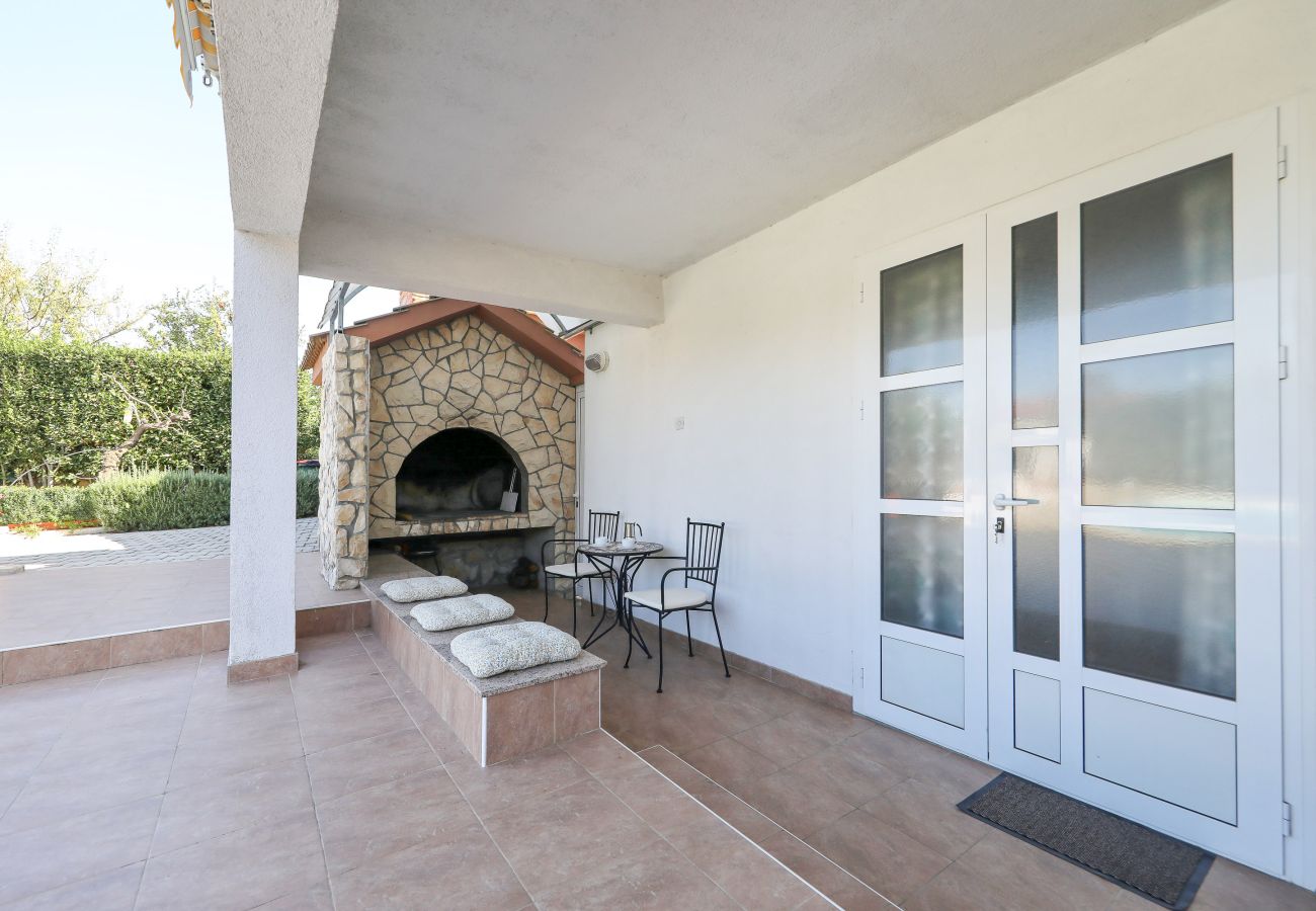 House in Polaca - Polaca, Ferienhaus mit Pool, Grill und