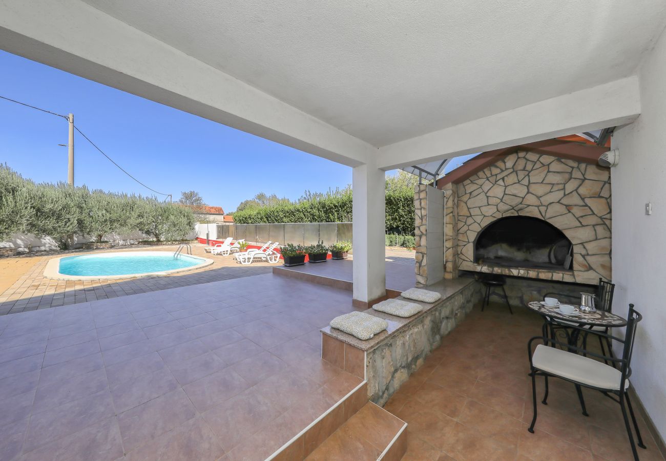 House in Polaca - Polaca, Ferienhaus mit Pool, Grill und