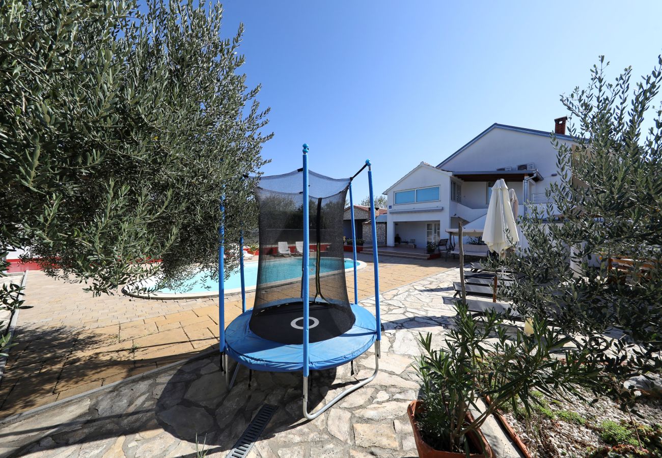 House in Polaca - Polaca, Ferienhaus mit Pool, Grill und