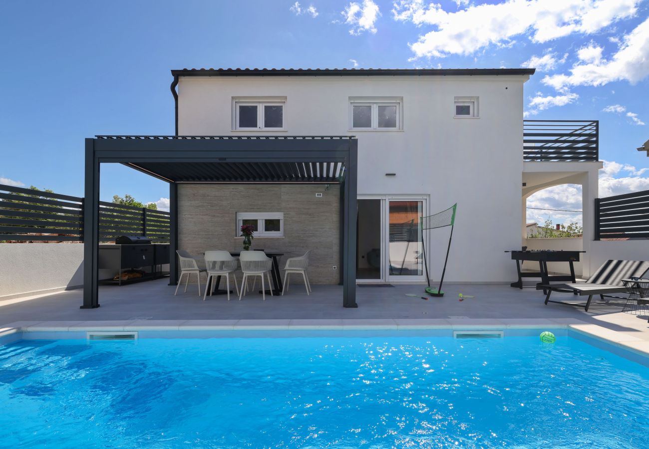 Apartment in Maslenica - Ferienhaus Kala Maslenica