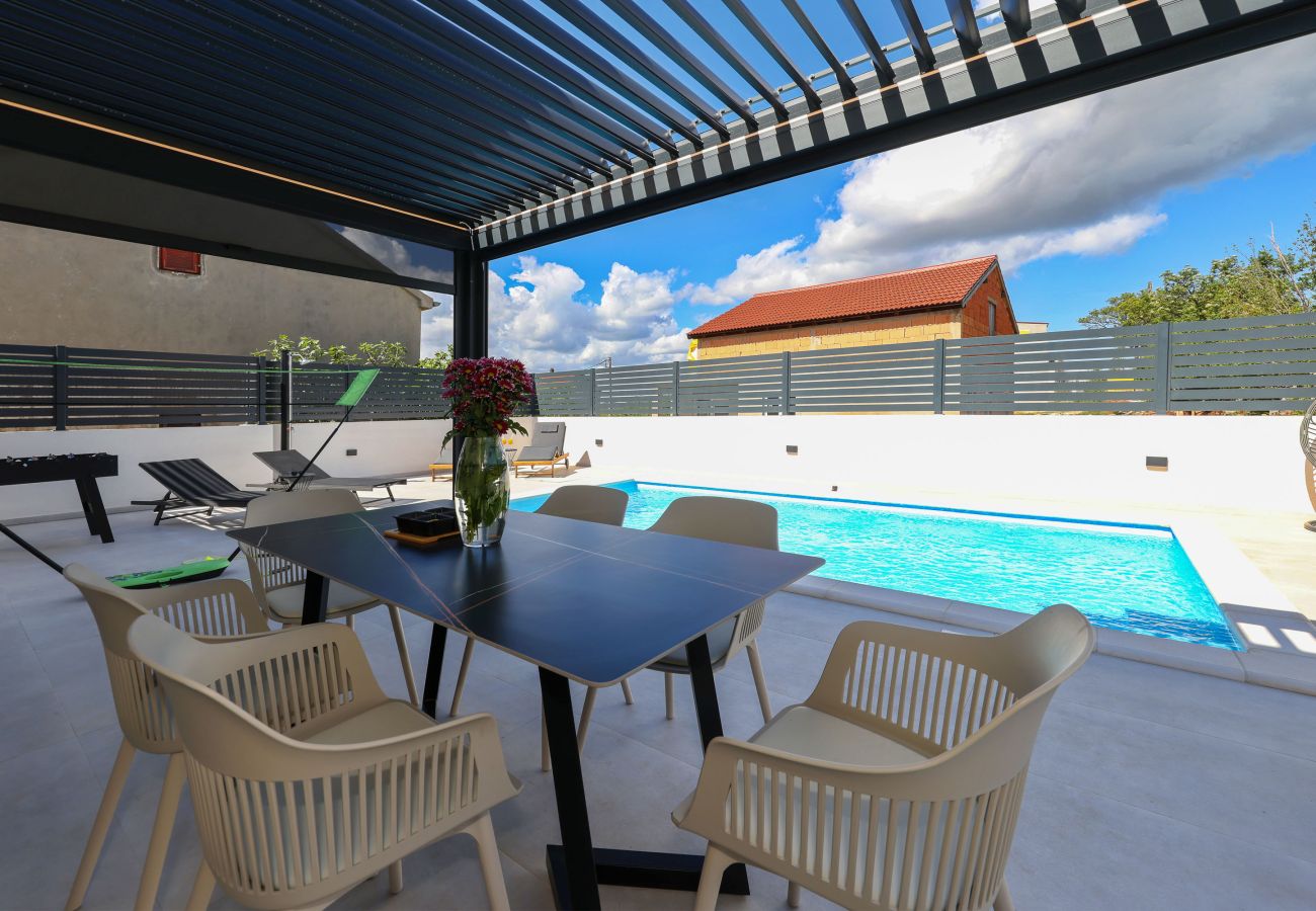 Apartment in Maslenica - Ferienhaus Kala Maslenica