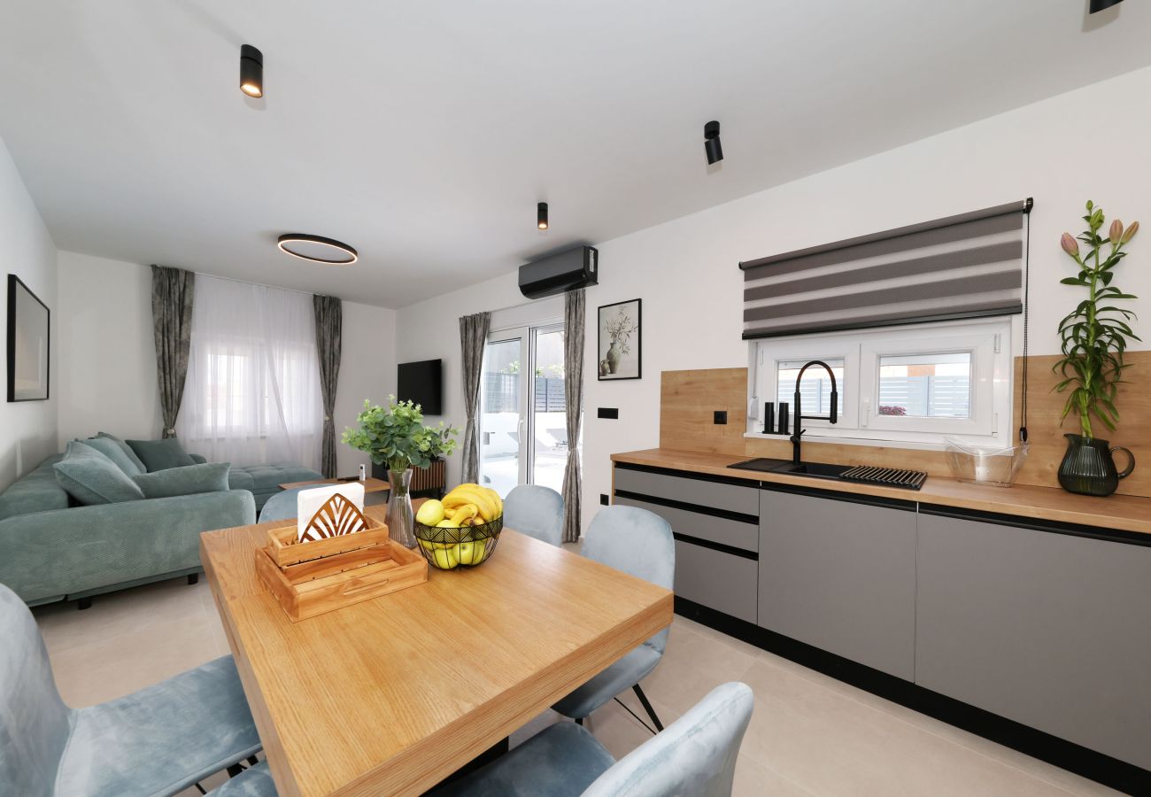 Apartment in Maslenica - Ferienhaus Kala Maslenica