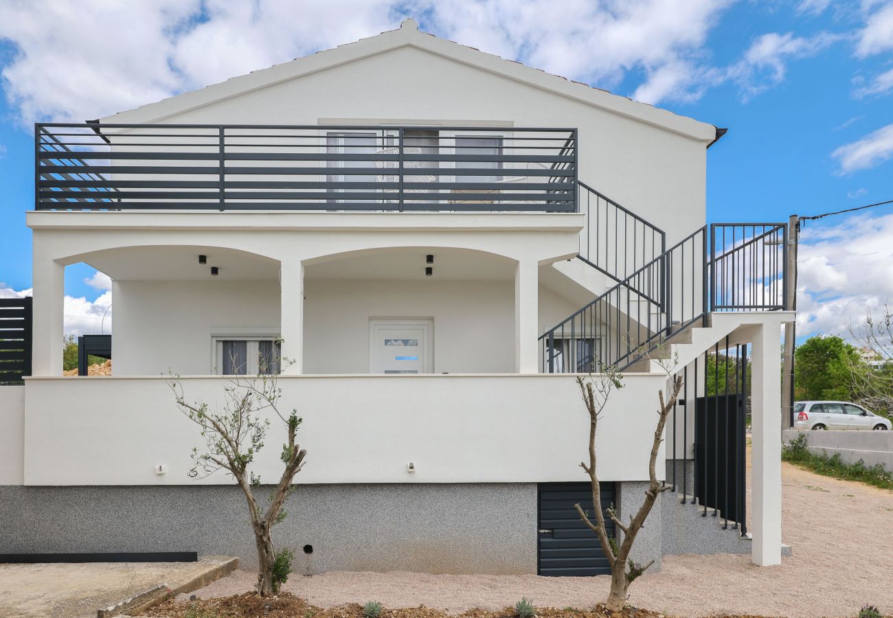 Apartment in Maslenica - Ferienhaus Kala Maslenica