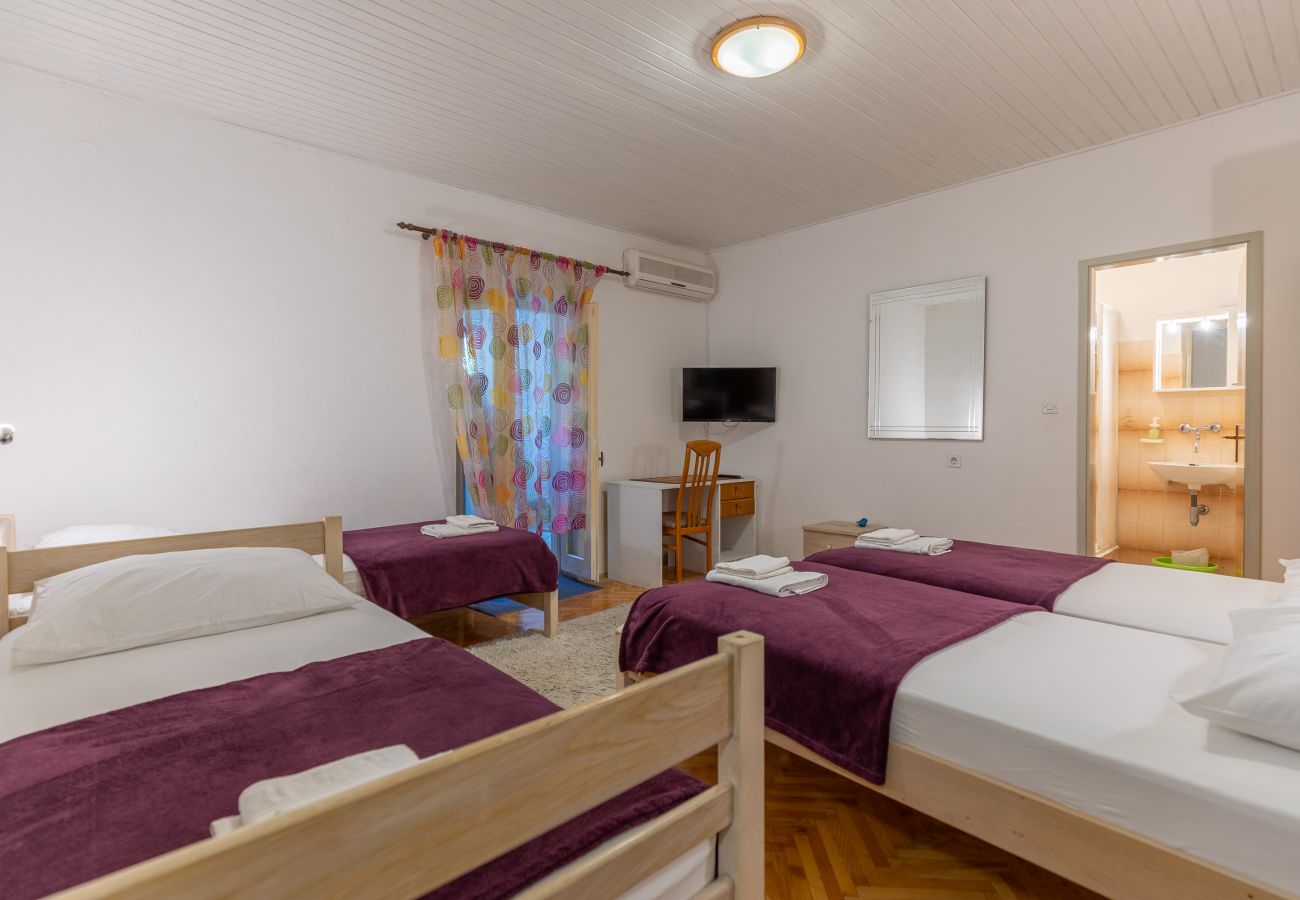 Apartment in Starigrad - Pansion Tinka Apartment No 7