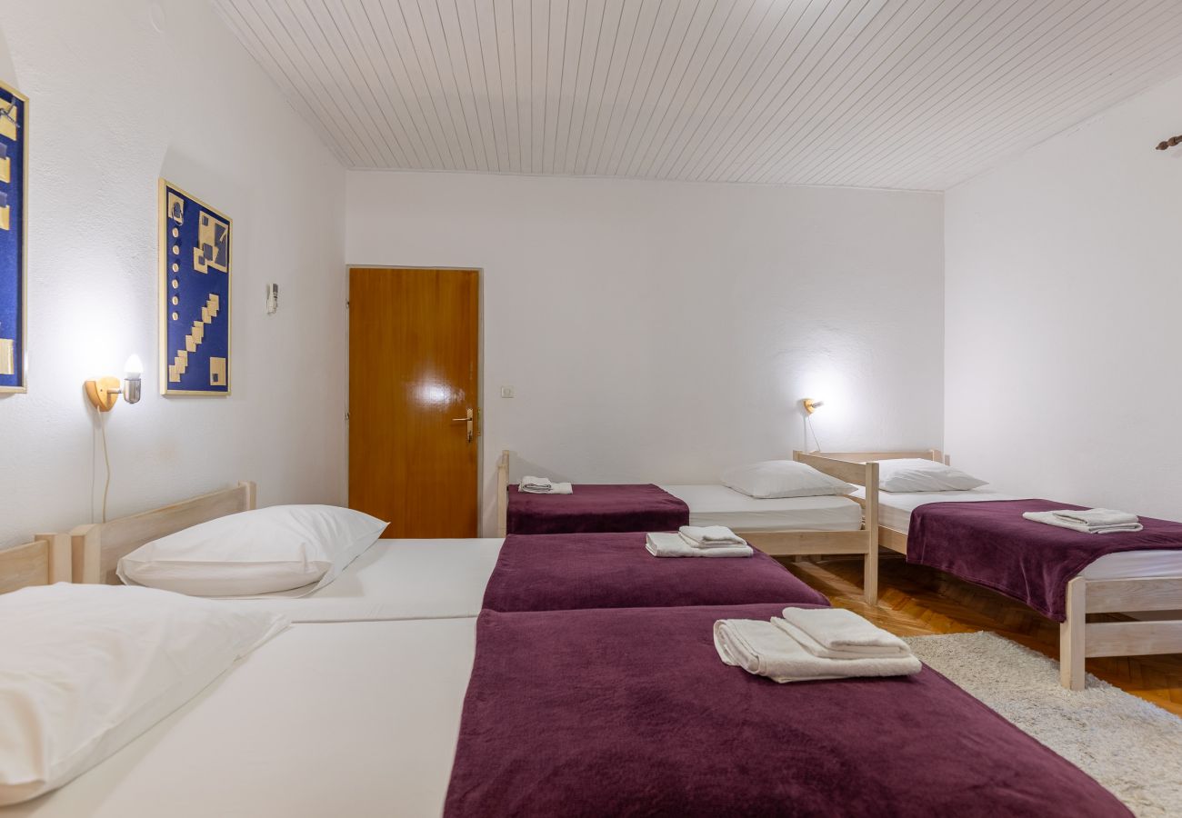 Apartment in Starigrad - Pansion Tinka Apartment No 7