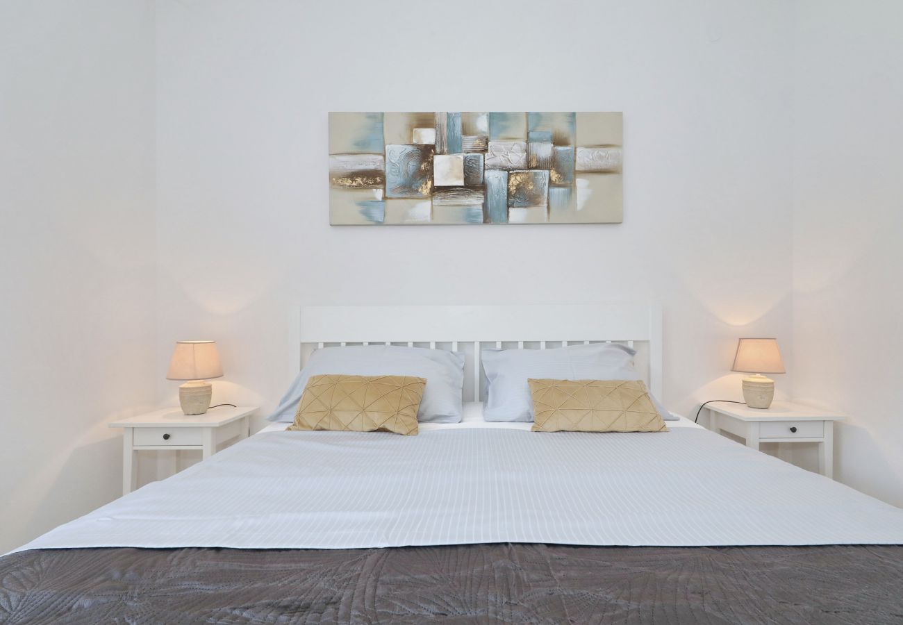 House in Lovinac - Demare, Ferienhaus für Gruppen mit beheizbarem
