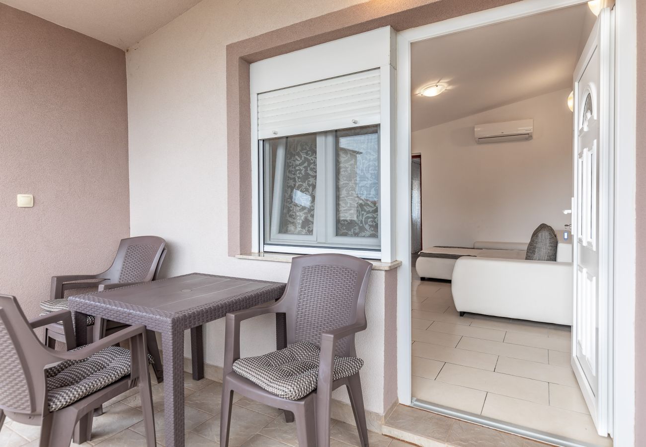 Apartment in Vir - Apartment Bojo No 1 near the Beach