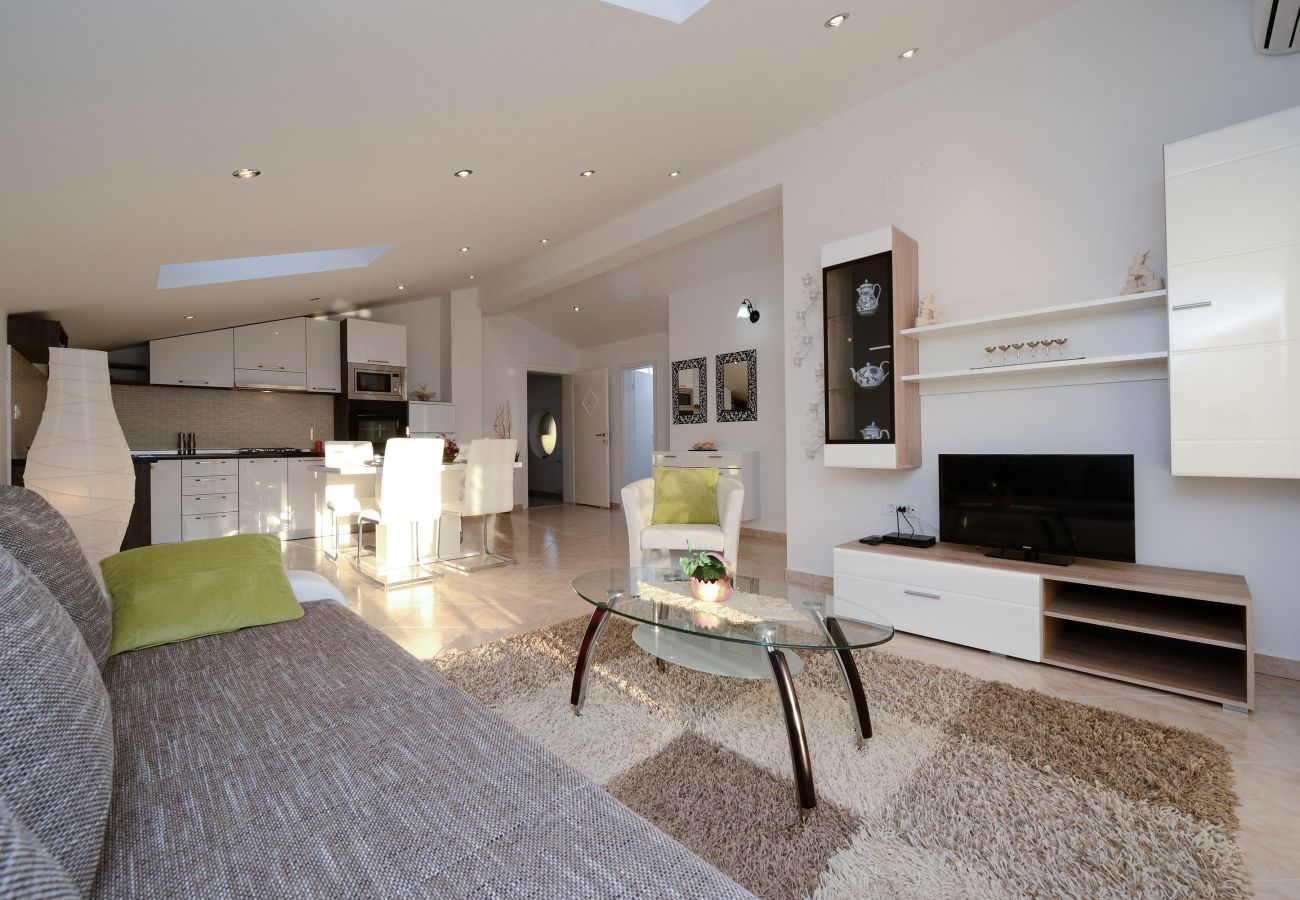 Apartment in Zadar - Marinko, No. 1