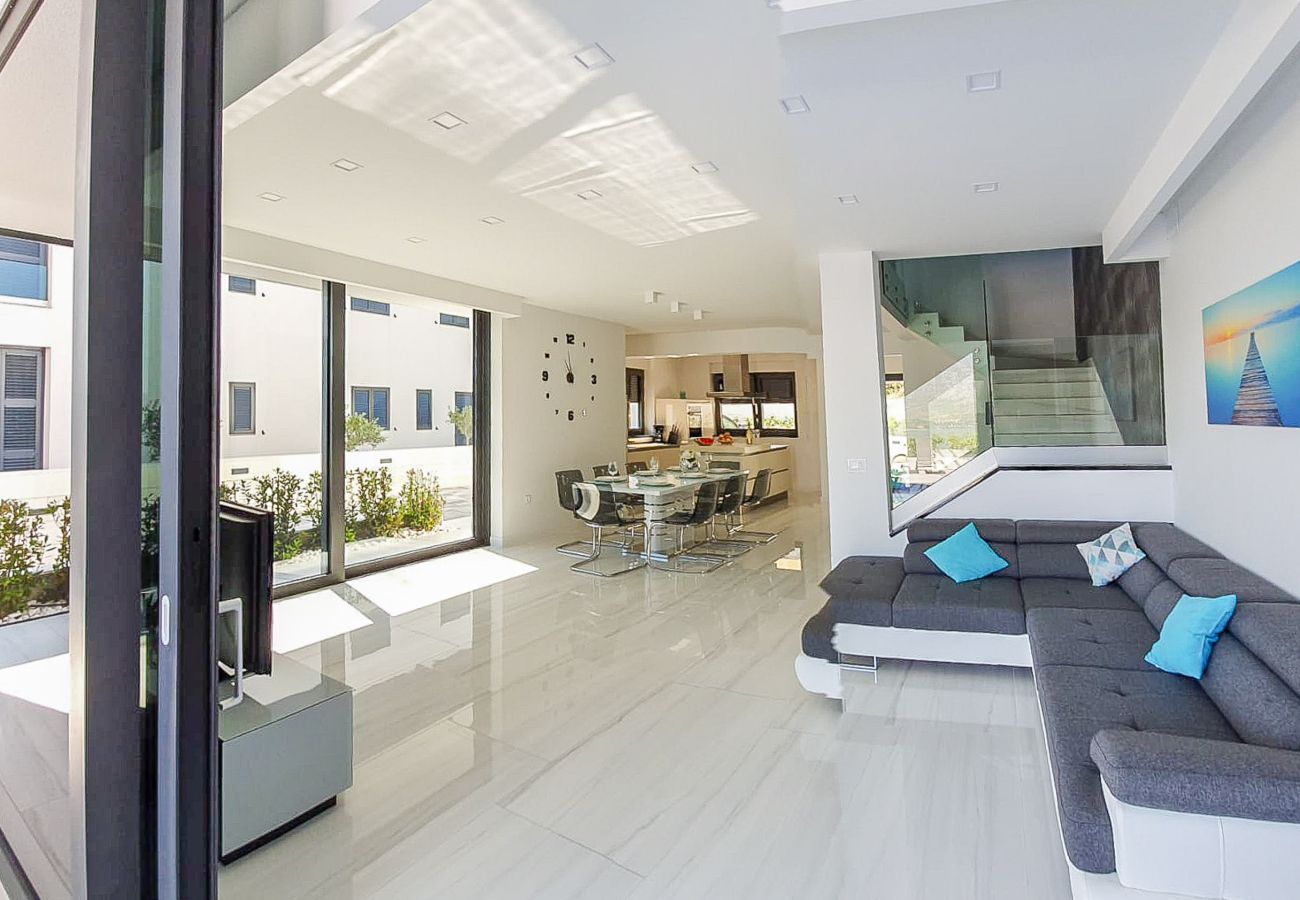 Villa in Vinjerac - Villa One with Heated Pool