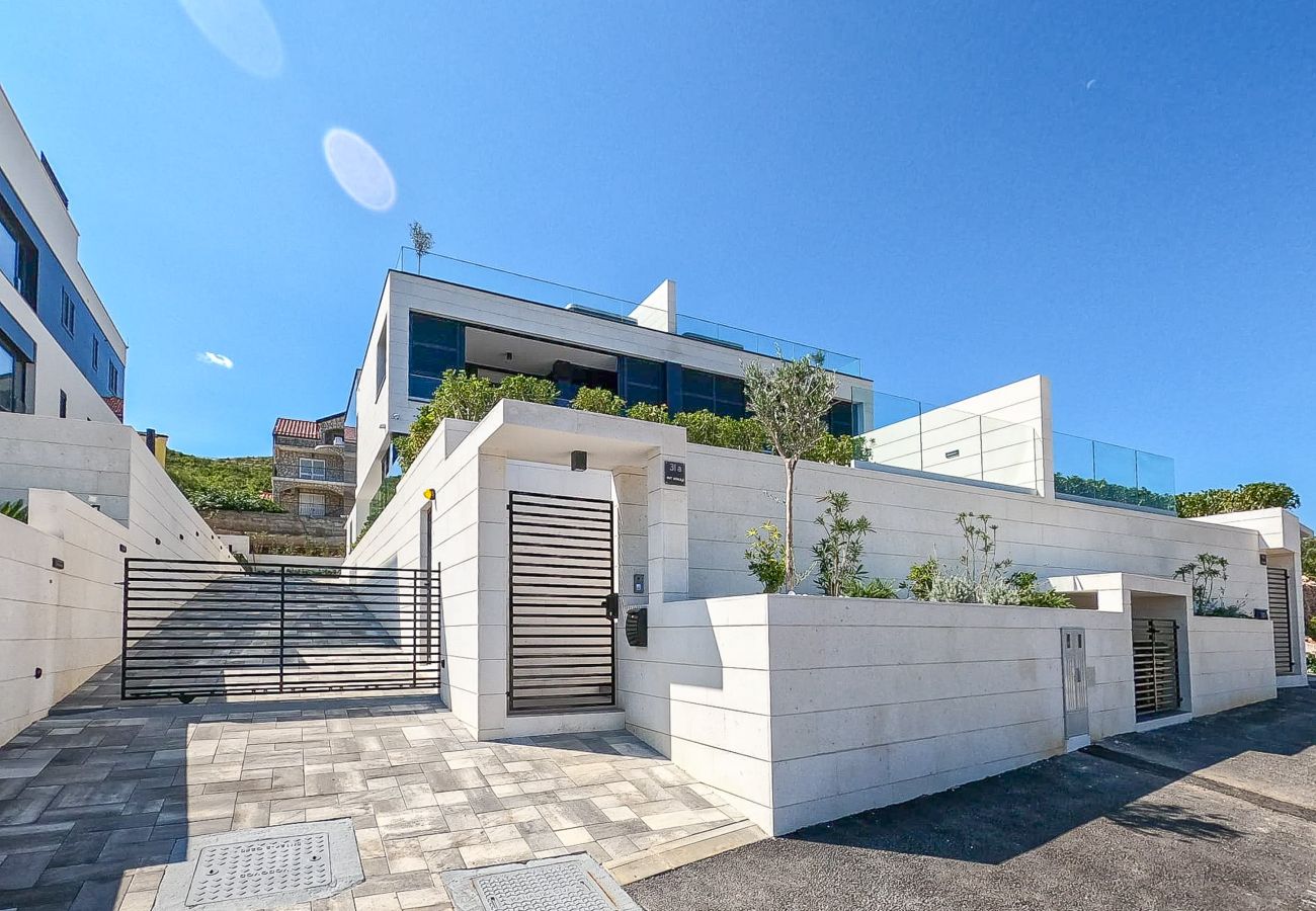 Villa in Vinjerac - Villa One with Heated Pool