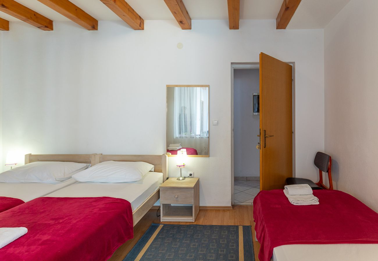 Apartment in Starigrad - Apartment Tinka No.5 near the beach
