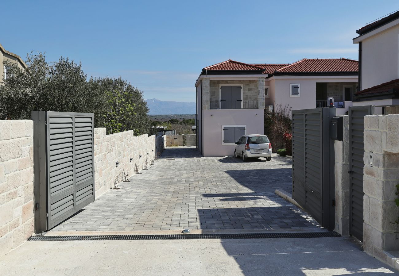 House in Zadar - Holiday Home Casa Coral with Heated Private Pool