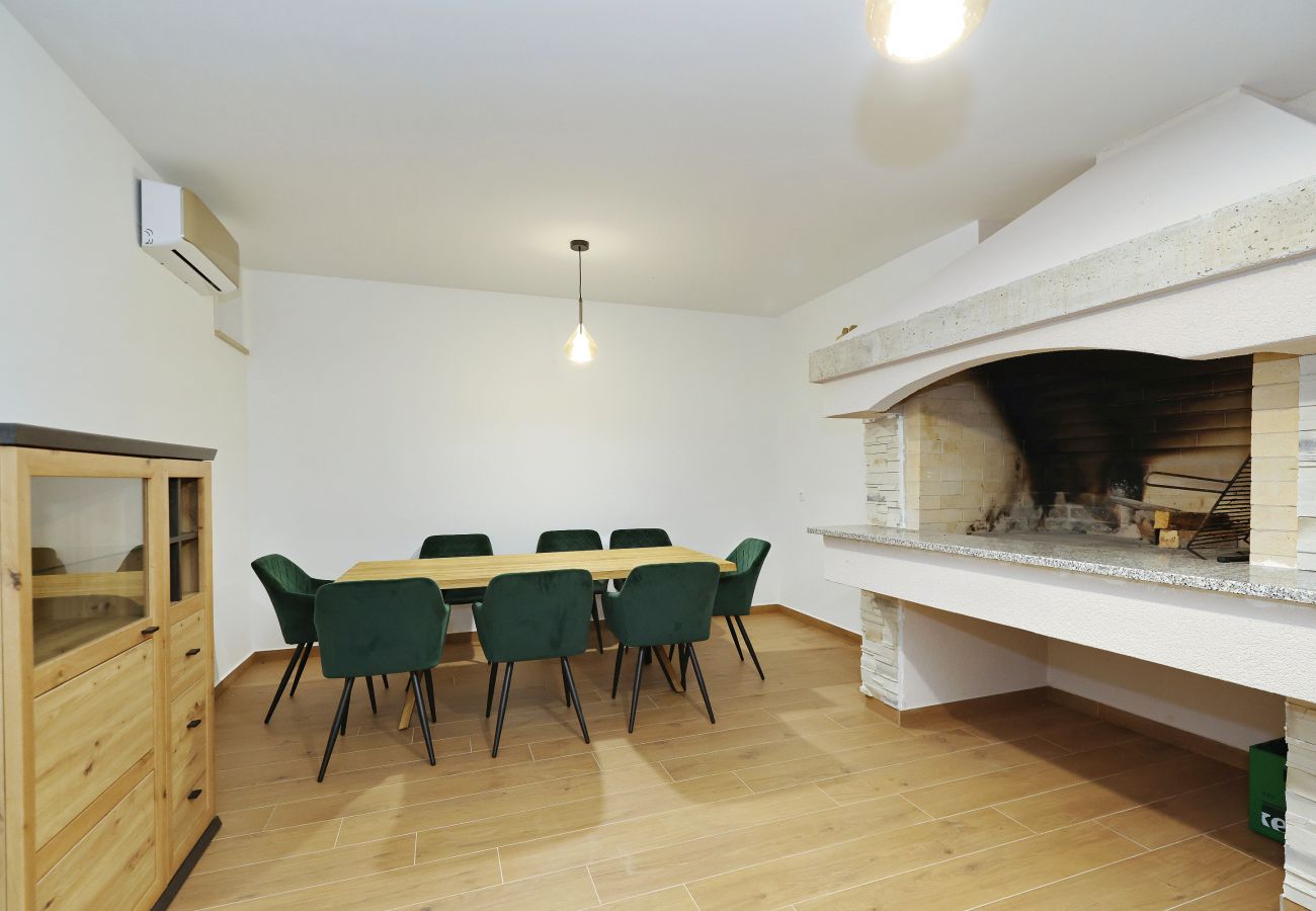House in Zadar - Holiday Home Casa Coral with Heated Private Pool