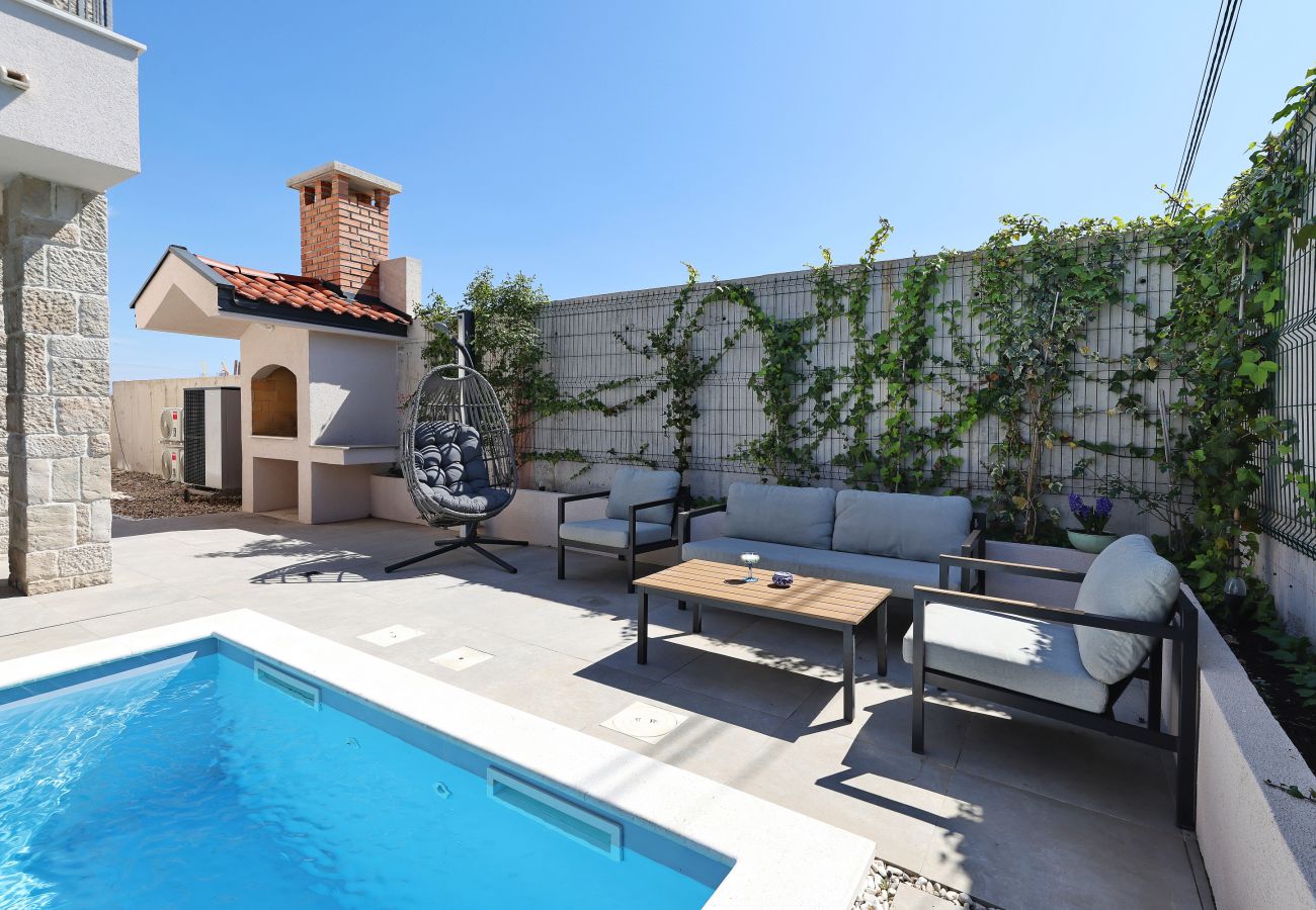 House in Zadar - Holiday Home Casa Coral with Heated Private Pool
