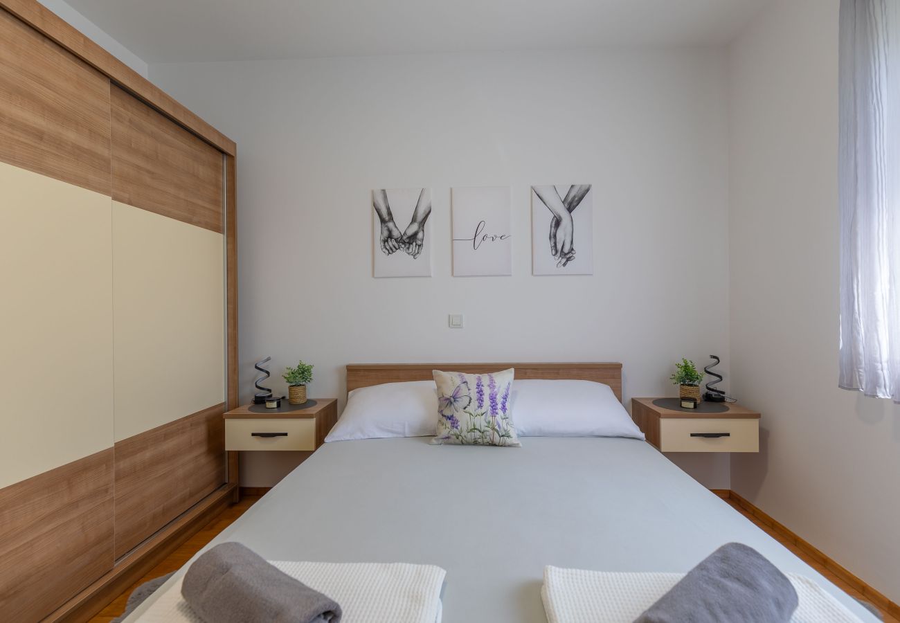 Apartment in Starigrad - Apartment Sea & Stone No.2 near the beach