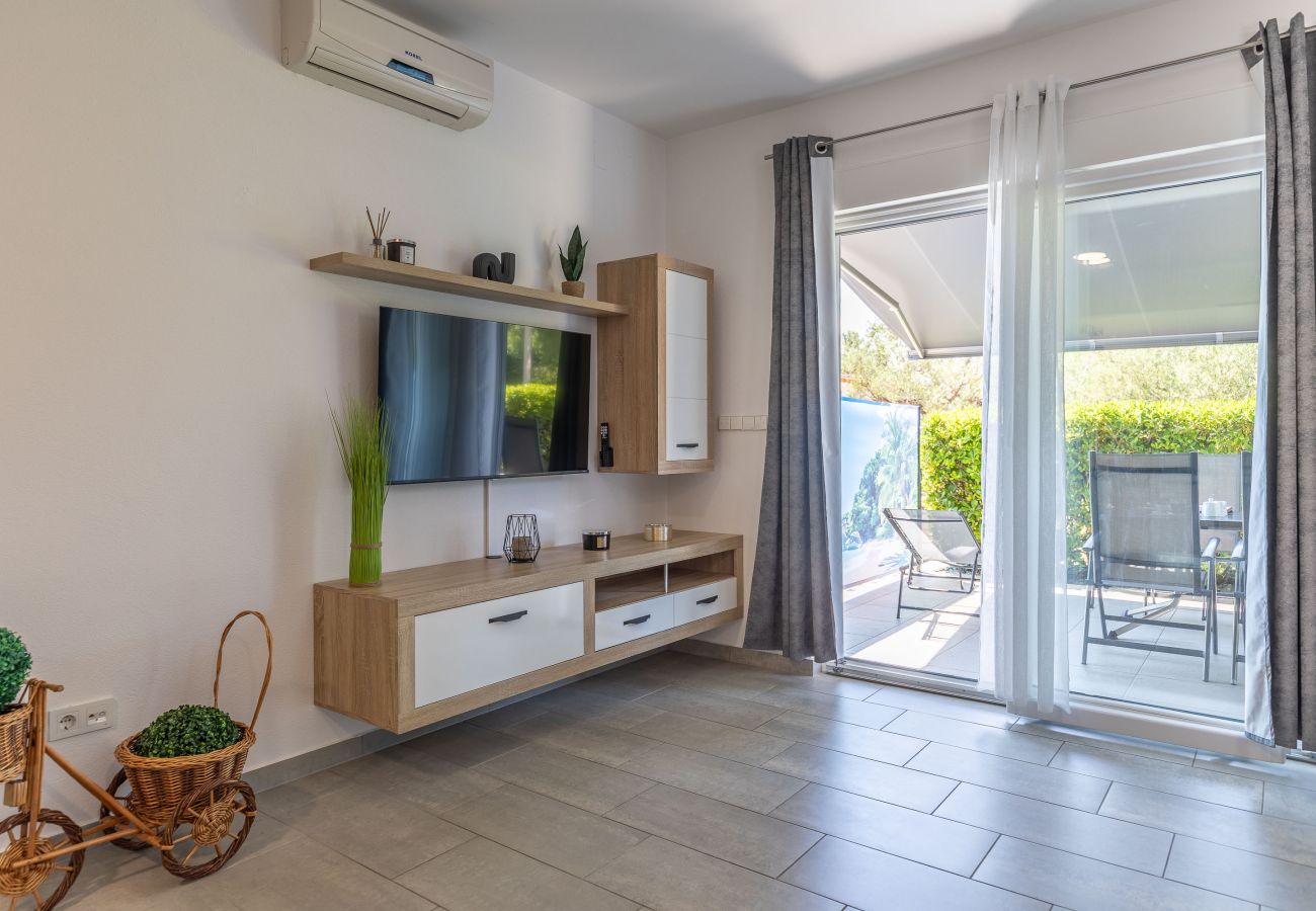 Apartment in Starigrad - Apartment Sea & Stone No.2 near the beach