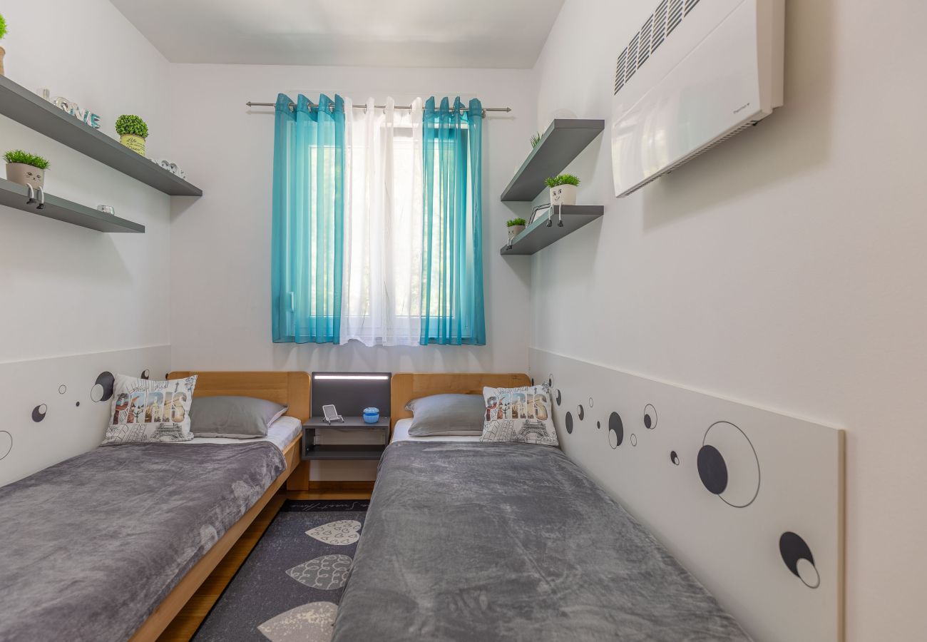 Apartment in Starigrad - Apartment Sea & Stone No.3 with balcony