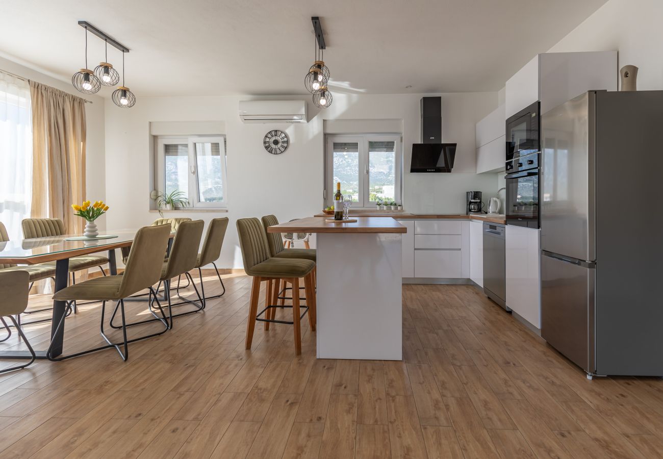 Apartment in Rovanjska - Apartment Temida with sea view