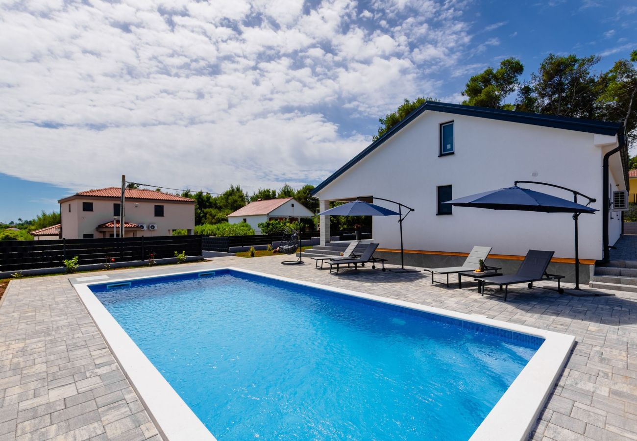 Apartment in Vir - Holiday House Radovic with Pool