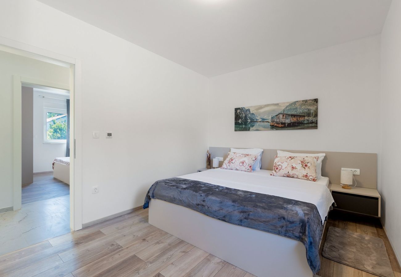 Apartment in Vir - Holiday House Radovic with Pool