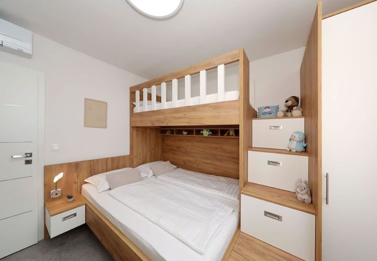 Apartment in Vir - Cicak, No.2