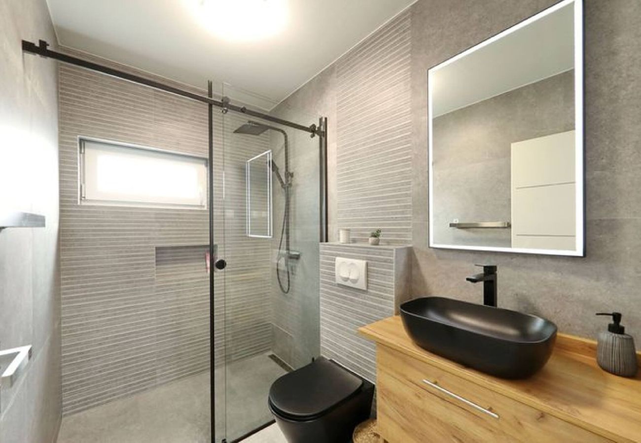 Apartment in Vir - Cicak, No.2