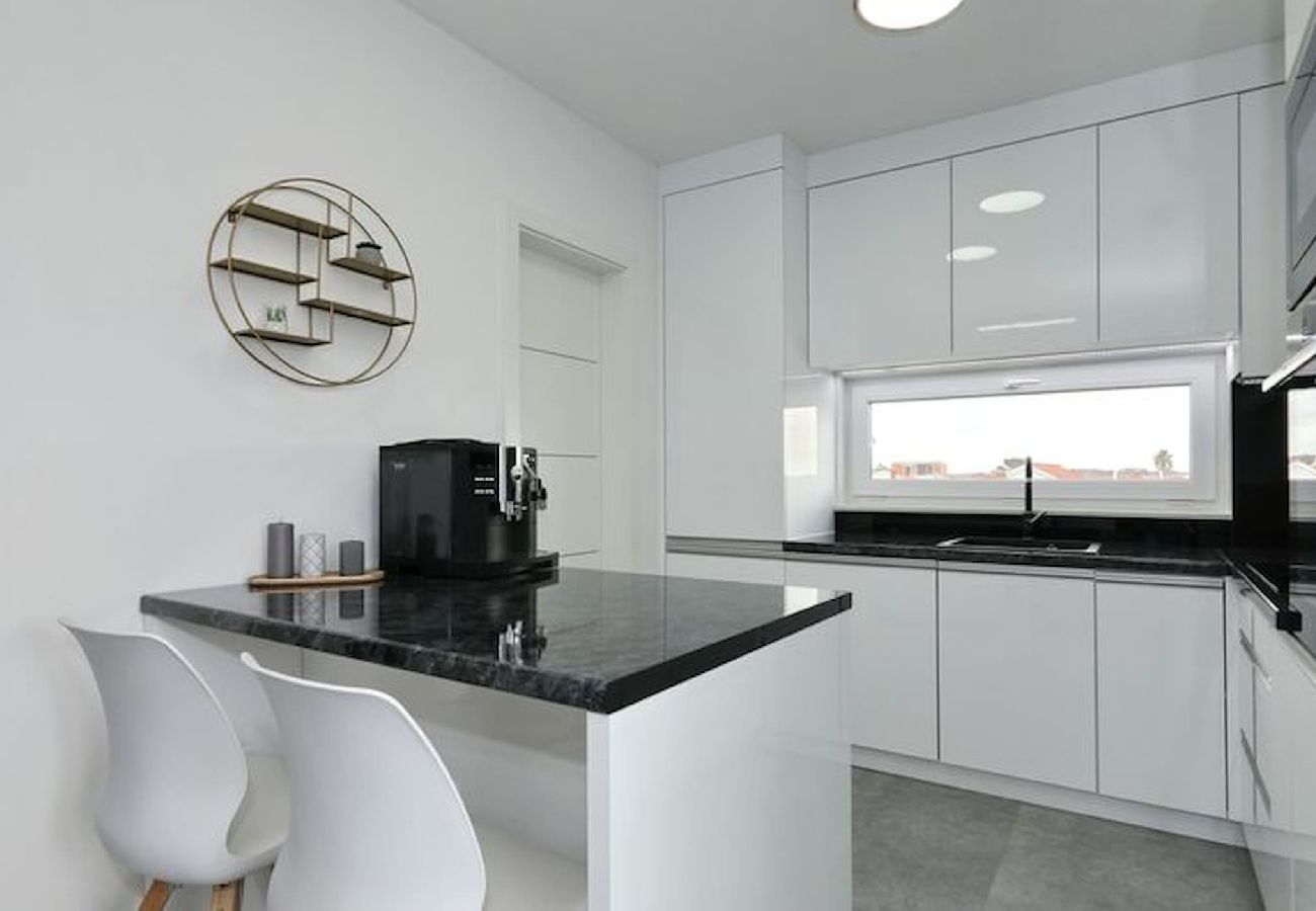 Apartment in Vir - Cicak, No.2