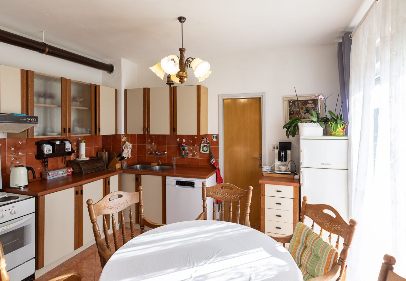 Apartment in Starigrad - Pansion Tinka Apartment No. 12