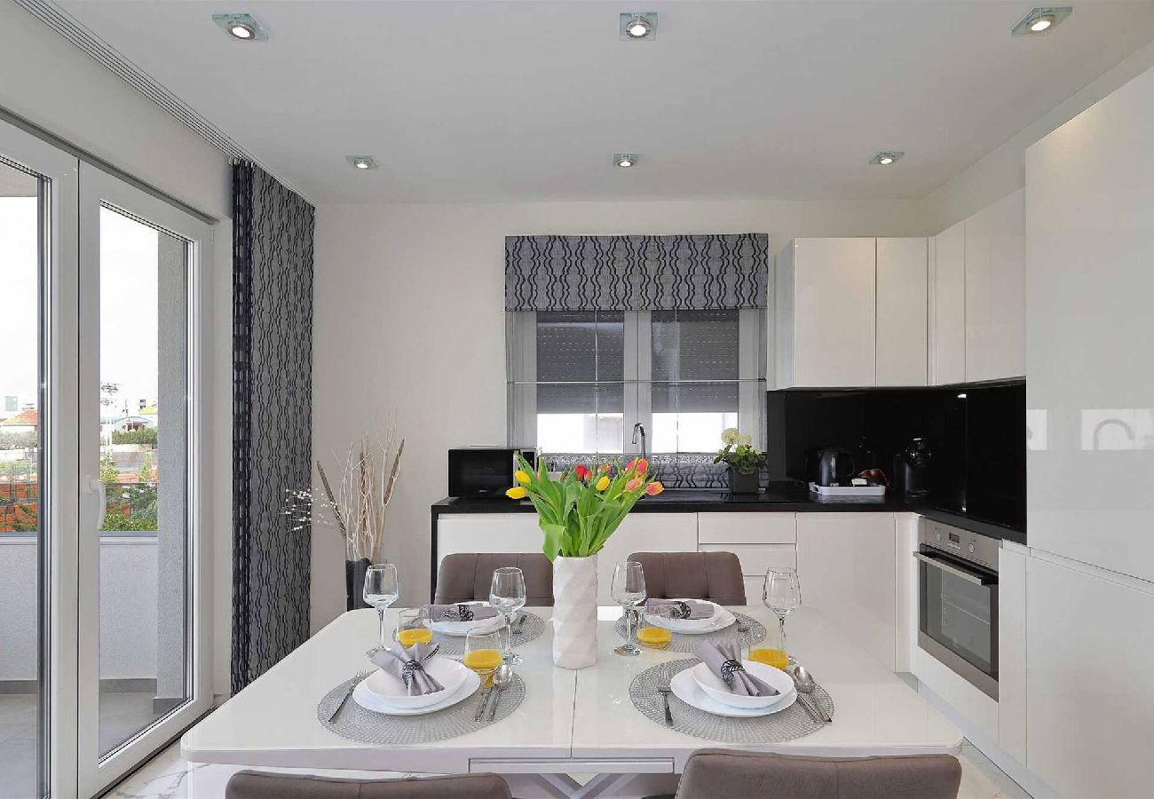 Apartment in Zadar - Penthouse 5 with Whirlpool and Sea View