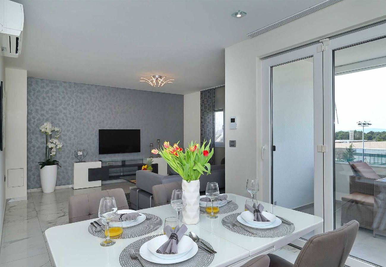 Apartment in Zadar - Penthouse 5 with Whirlpool and Sea View