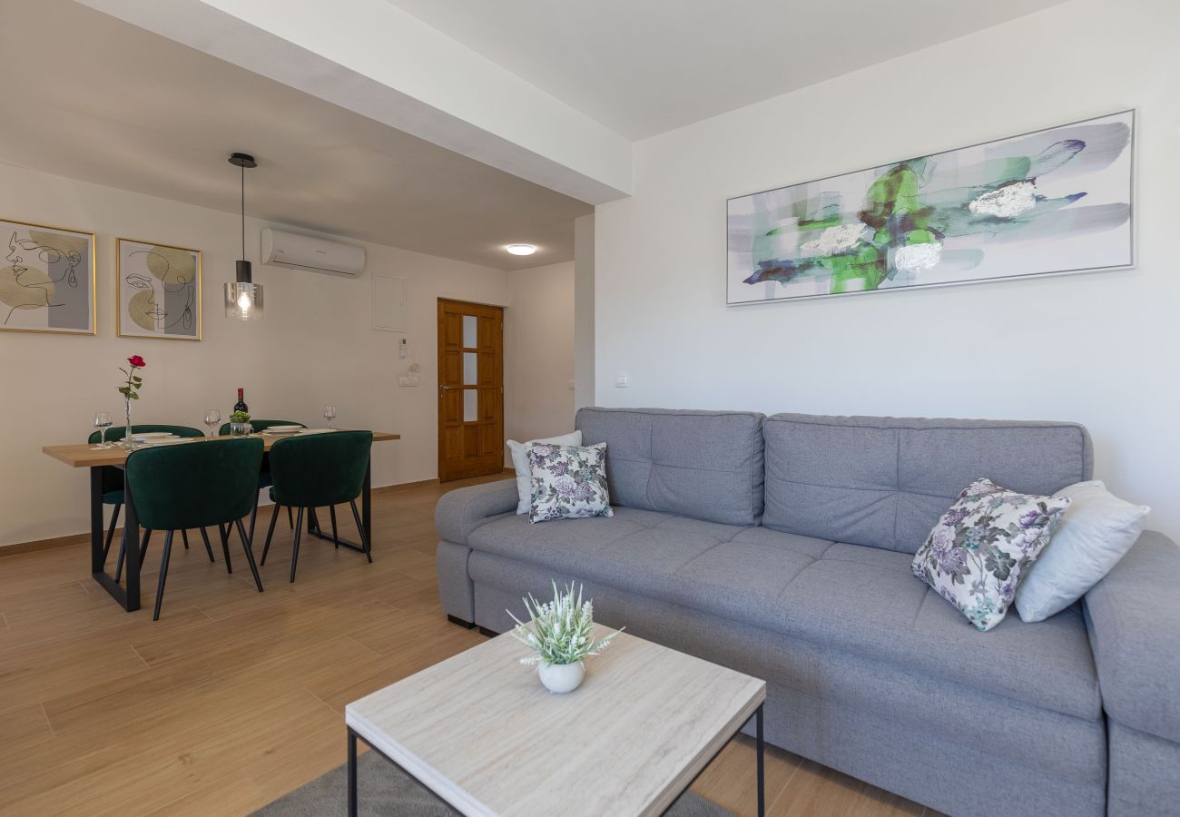 Apartment in Zadar - Klanac No 1