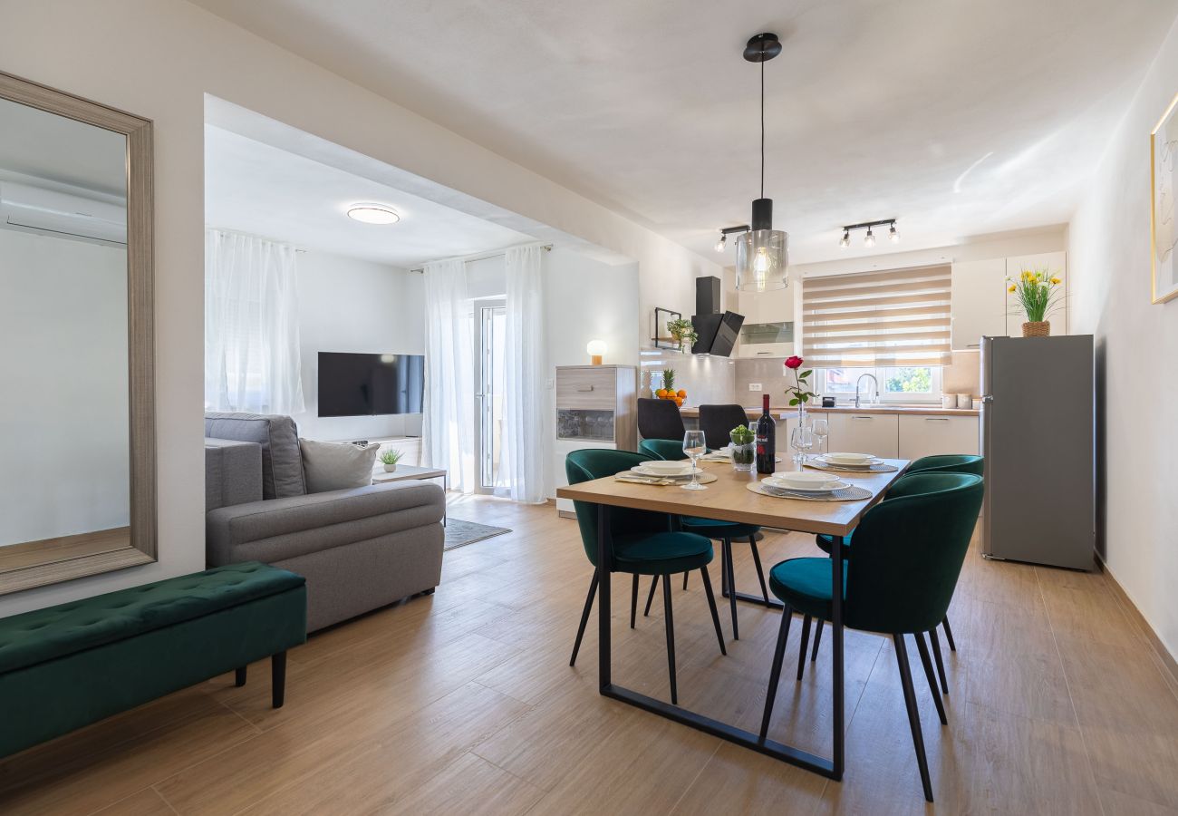 Apartment in Zadar - Klanac No 1