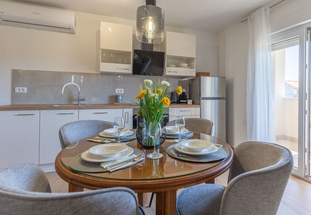 Apartment in Zadar - Klanac No 2