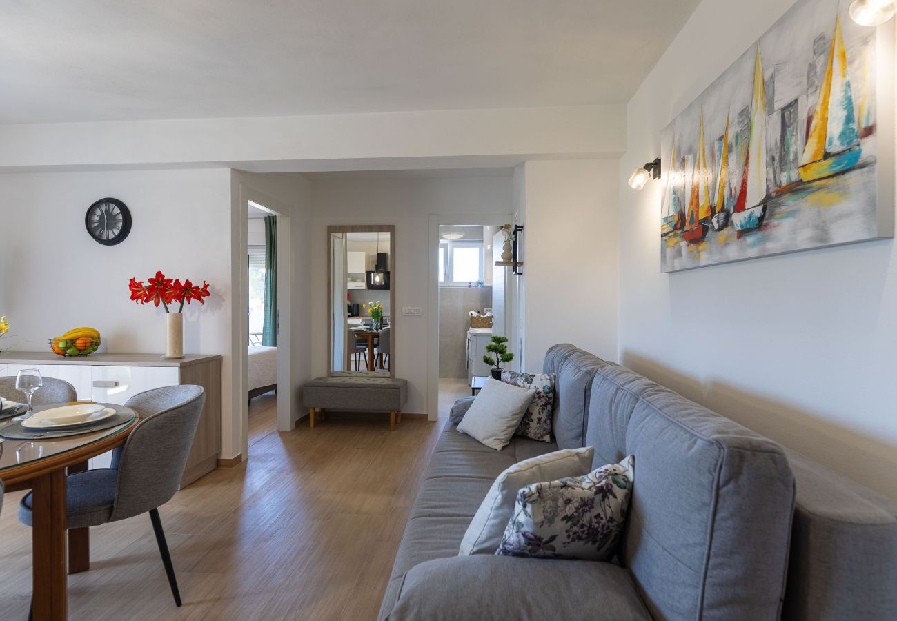 Apartment in Zadar - Klanac No 2