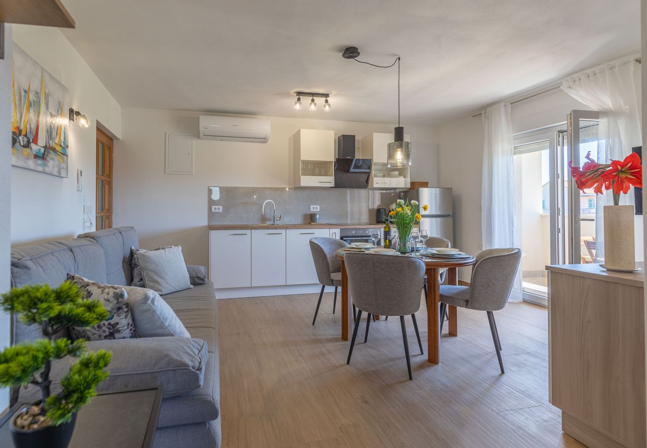 Apartment in Zadar - Klanac No 2