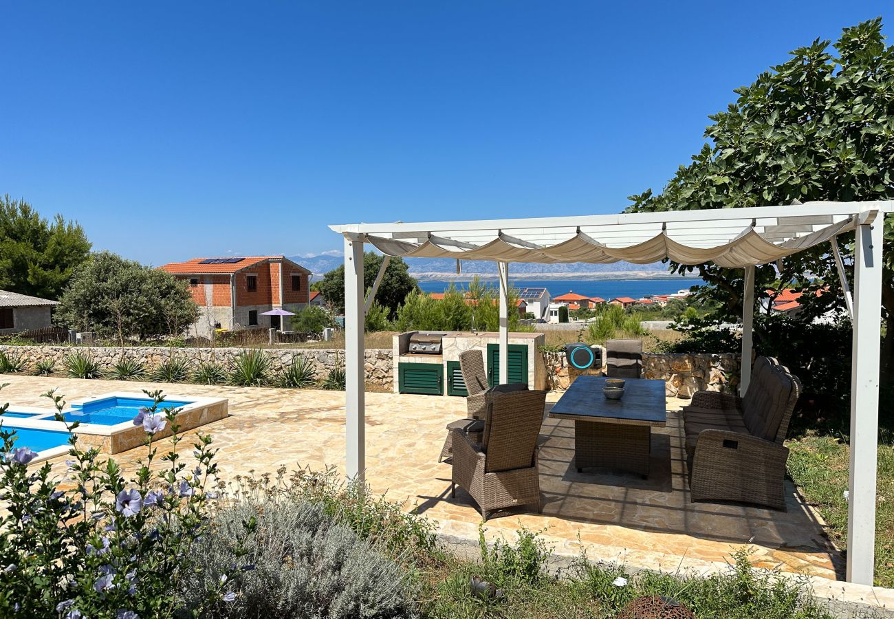 House in Vir - Holiday Home Artano with Private Pool