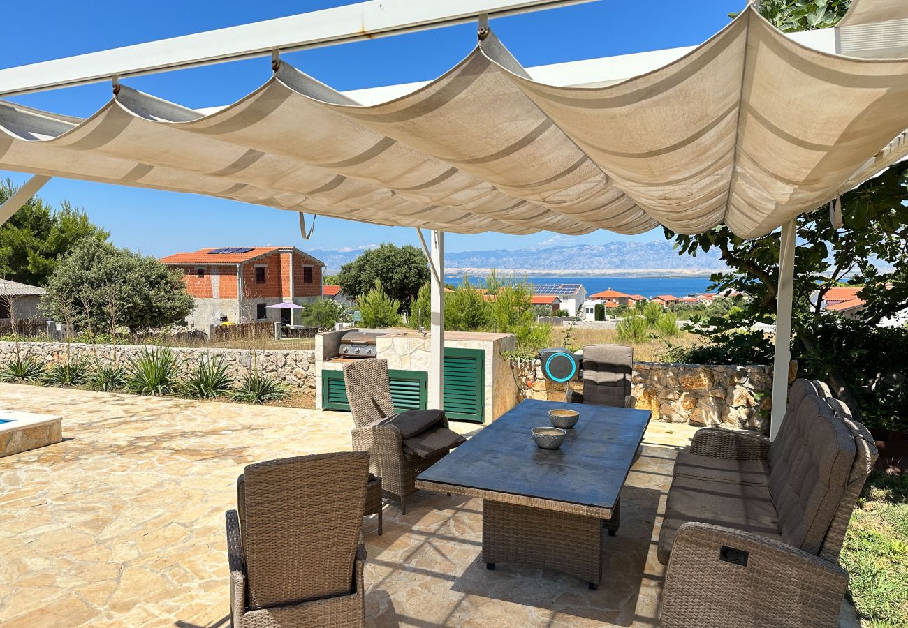 House in Vir - Holiday Home Artano with Private Pool