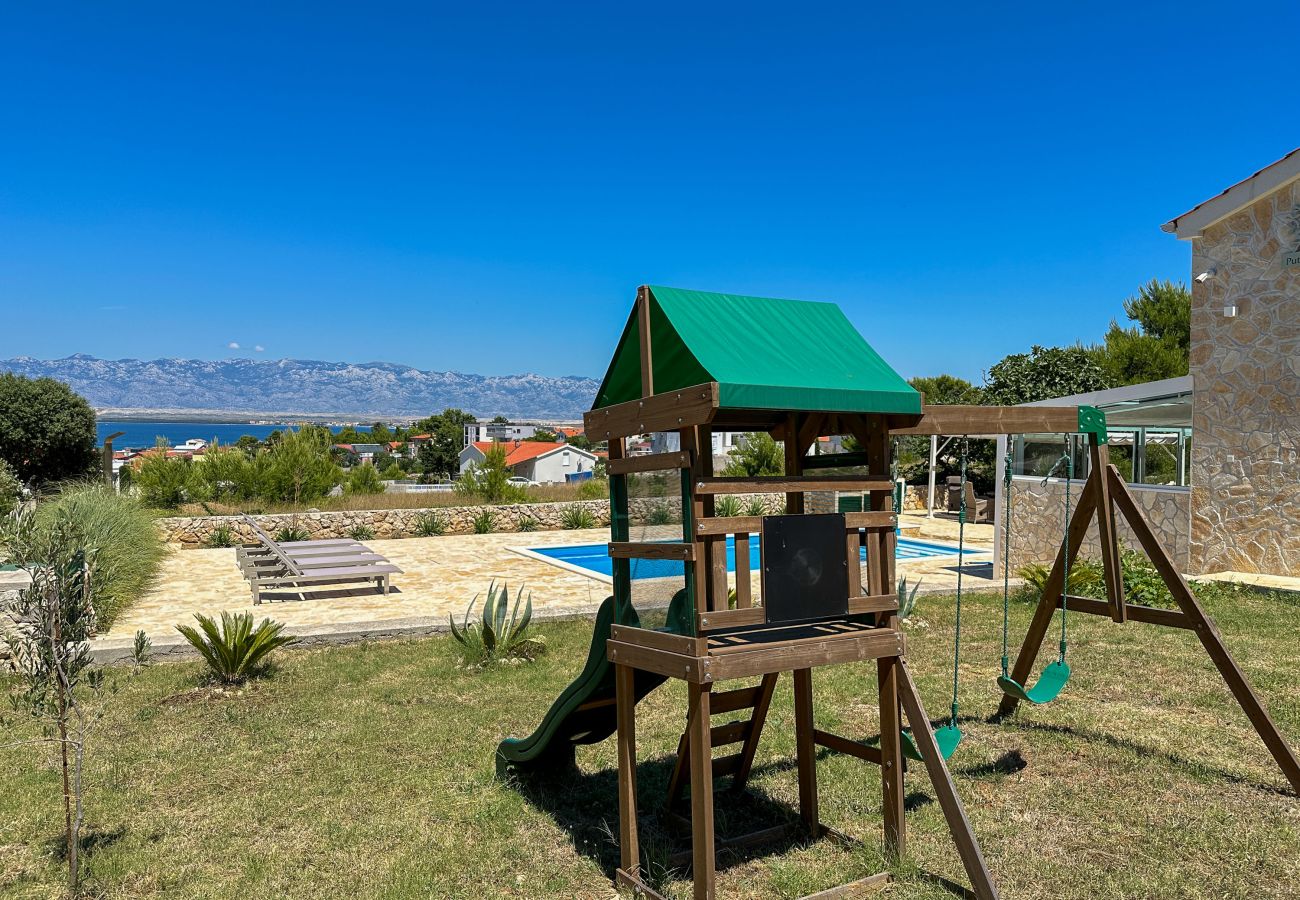 House in Vir - Holiday Home Artano with Private Pool