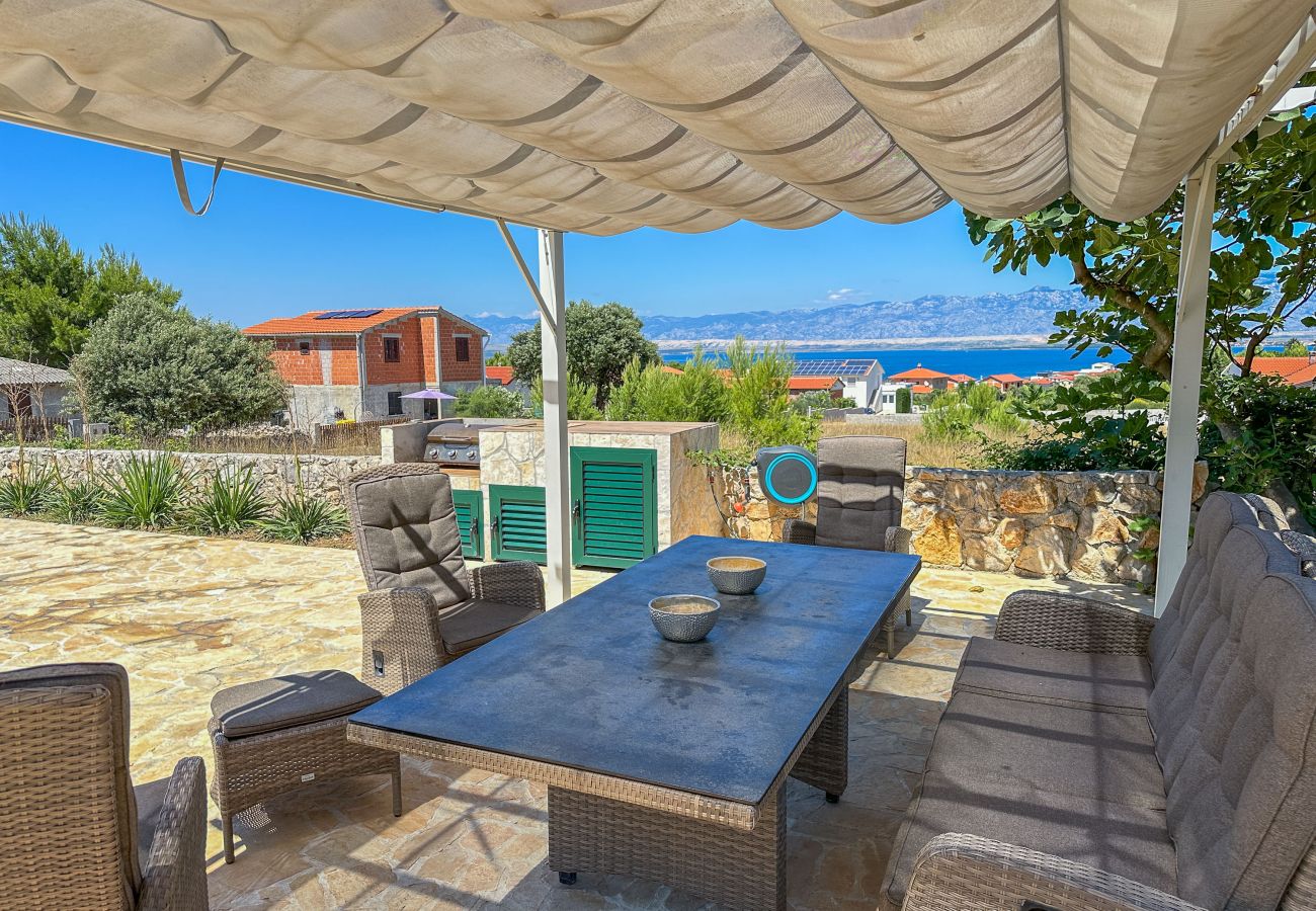House in Vir - Holiday Home Artano with Private Pool