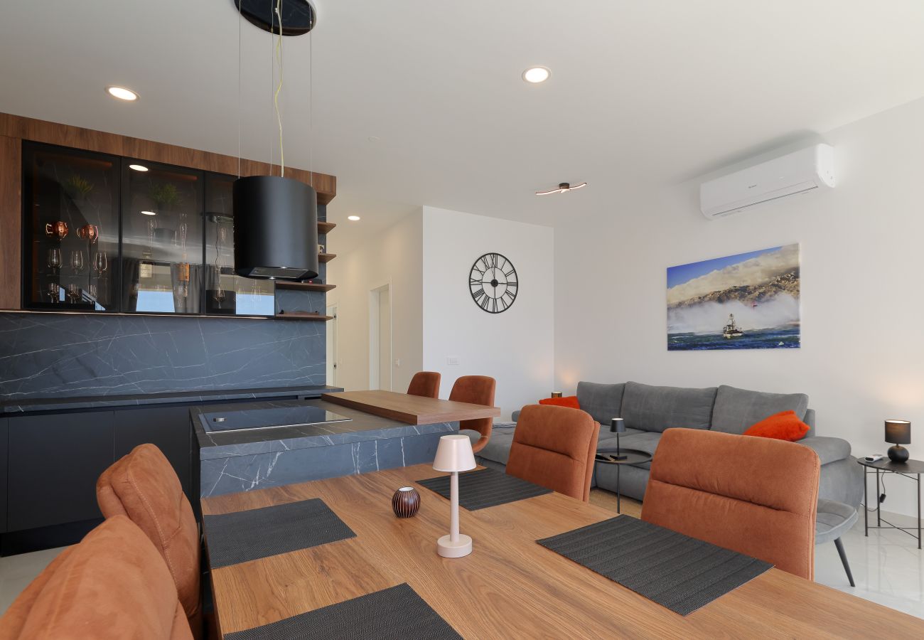 Apartment in Rovanjska - Bay view mit Pool & Meerblick