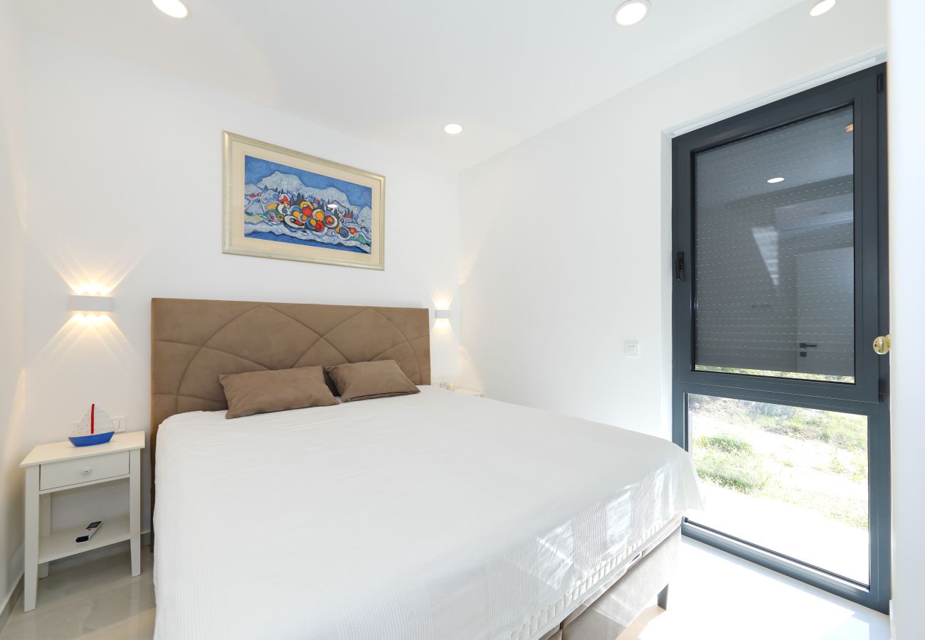 Apartment in Rovanjska - Bay view mit Pool & Meerblick