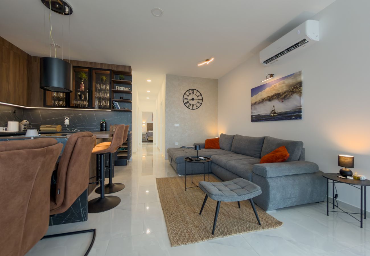 Apartment in Rovanjska - Bay view mit Pool & Meerblick